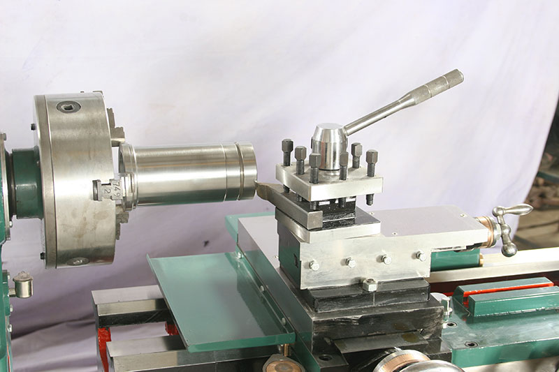 Heavy Duty  Lathe Machine